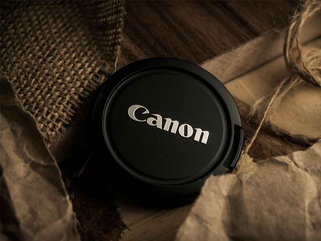 Canon lens cap